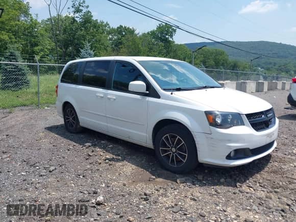 2017 Dodge Grand Caravan SE with VIN 2C4RDGBG5HR549595, listed as a IAAI auction lot 42604241 with 91,143 mi miles and . Bid and sale history available at DreamBid. Image 1.