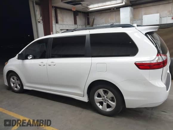 2018 Toyota Sienna LE Auto Access Seat с VIN 5TDKZ3DC3JS933846, выставлен на аукционе IAAI как лот 43110385 с пробегом 116 796 миль миль и . История ставок и продаж доступна на DreamBid. Изображение 15.