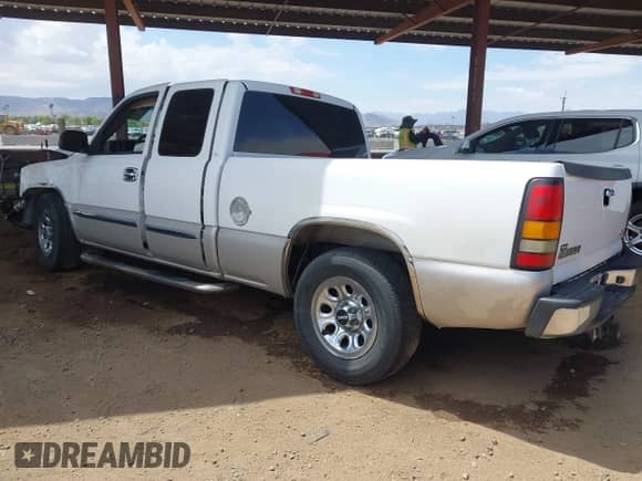 2005 GMC Sierra 1500 SLE с VIN 1GTEC19T55Z305299, выставлен на аукционе IAAI как лот 42211248 с пробегом 154 222 миль миль и . История ставок и продаж доступна на DreamBid. Изображение 3.