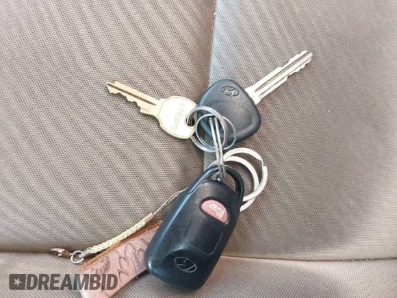 2013 Hyundai Elantra GLS с VIN KMHDH4AE2DU802667, выставлен на аукционе IAAI как лот 43136240 с пробегом 176 324 миль миль и . История ставок и продаж доступна на DreamBid. Изображение 11.