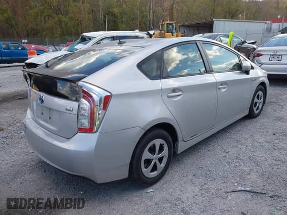 2015 Toyota Prius Persona Series z VIN JTDKN3DU1F0403177, wystawiony jako IAAI lot #43520257 z przebiegiem 53 862 mil mil oraz . Historia ofert i sprzedaży dostępna na DreamBid. Obrazek 4.