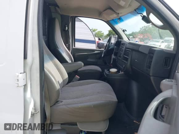 2013 Chevrolet Express Cargo с VIN 1GCWGFCA9D1152145, выставлен на аукционе IAAI как лот 42639631 с пробегом 221 591 миль миль и . История ставок и продаж доступна на DreamBid. Изображение 5.