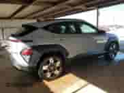 2024 Hyundai Kona SEL с VIN KM8HB3AB0RU171606, выставлен на аукционе Copart как лот 78500954 с пробегом 9 817 миль миль и Списание • Salvage title. История ставок и продаж доступна на DreamBid. Изображение 3.