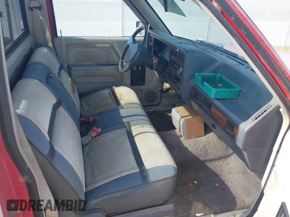 1988 Dodge Dakota with VIN 1B7FN14X4JS766943, listed as a IAAI auction lot 42588206 with 183,527 mi miles and . Bid and sale history available at DreamBid. Image 5.