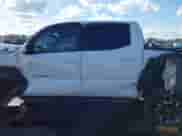 2018 Toyota Tacoma SR5 с VIN 3TMAZ5CN4JM053345, выставлен на аукционе IAAI как лот 41448361 с пробегом 67 245 миль миль и . История ставок и продаж доступна на DreamBid. Изображение 14.