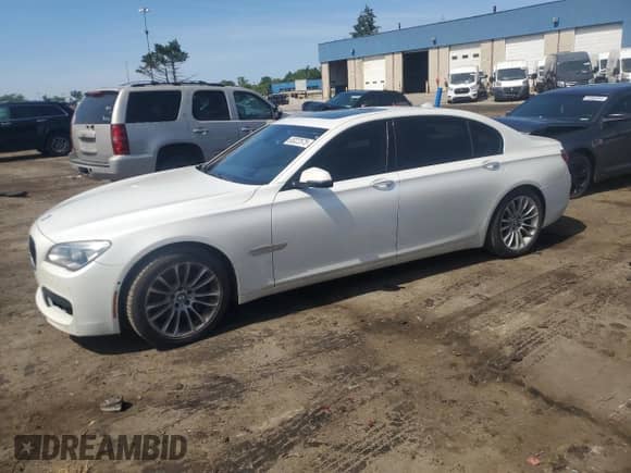 2015 BMW 7 Series 750Li xDrive с VIN WBAYF8C55FD654448, выставлен на аукционе Copart как лот 65222575 с пробегом 106 082 миль миль и Чистый • Clean title. История ставок и продаж доступна на DreamBid. Изображение 1.