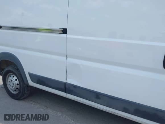 2018 Ram ProMaster Cargo z VIN 3C6TRVDG3JE147615, wystawiony jako IAAI lot #42657540 z przebiegiem 226 520 mil mil oraz . Historia ofert i sprzedaży dostępna na DreamBid. Obrazek 6.