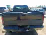 1998 Dodge 2500 z VIN 1B7KF236XWJ242400, wystawiony jako IAAI lot #42733917 z przebiegiem 289 749 mil mil oraz . Historia ofert i sprzedaży dostępna na DreamBid. Obrazek 6.