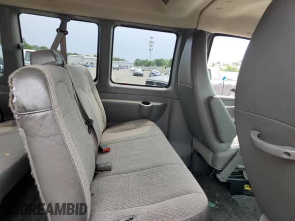 2013 Chevrolet Express Passenger LT с VIN 1GAZG1FAXD1157875, выставлен на аукционе Copart как лот 66847615 с пробегом 21 966 миль миль и Списание • Salvage title. История ставок и продаж доступна на DreamBid. Изображение 11.