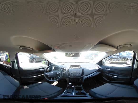 2017 Ford Escape SE z VIN 1FMCU9GD3HUB64504, wystawiony jako IAAI lot #43069107 z przebiegiem 133 830 mil mil oraz . Historia ofert i sprzedaży dostępna na DreamBid. Obrazek 18.