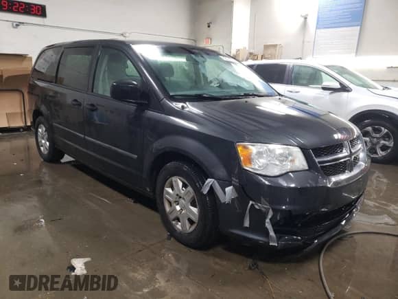 2011 Dodge Caravan with VIN 2D4JN1AG8BR722478, listed as a Copart auction lot 89121995 with 147,995 mi miles and Salvage title. Bid and sale history available at DreamBid. Image 4.