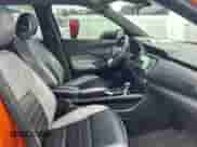 2021 Nissan Kicks SR z VIN 3N1CP5DV3ML496564, wystawiony jako Copart lot #86318705 z przebiegiem 115 760 mil mil oraz Czysty tytuł • Clean title. Historia ofert i sprzedaży dostępna na DreamBid. Obrazek 5.