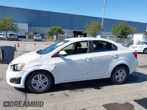 2014 Chevrolet Sonic LT с VIN 1G1JC5SH5E4198868, выставлен на аукционе IAAI как лот 43293255 с пробегом 173 429 миль миль и . История ставок и продаж доступна на DreamBid. Изображение 13.
