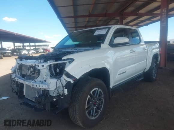 2024 Toyota Tacoma SR5 with VIN 3TMLB5JN2RM050911, listed as a IAAI auction lot 43169415 with 19,000 mi miles and . Bid and sale history available at DreamBid. Image 19.