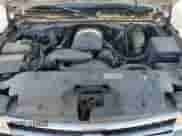 2006 Chevrolet Silverado 1500HD LT1 z VIN 1GCGK13U86F124309, wystawiony jako Copart lot #66316105 z przebiegiem 262 193 mil mil oraz Czysty tytuł • Clean title. Historia ofert i sprzedaży dostępna na DreamBid. Obrazek 11.