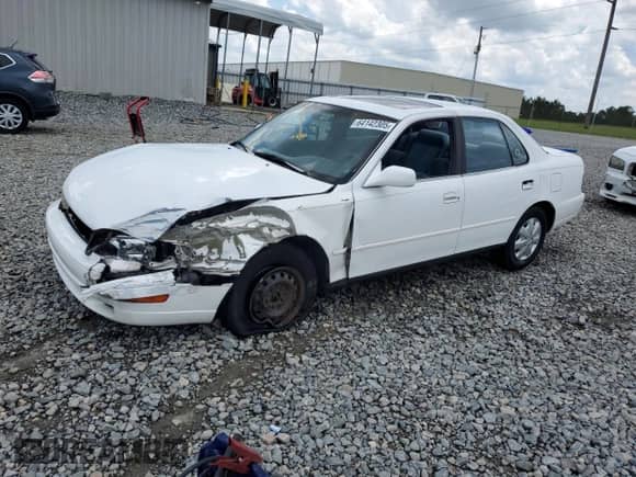 1993 Toyota Camry LE z VIN JT2SK12E6P0100267, wystawiony jako Copart lot #64142305 z przebiegiem 292 298 mil mil oraz Szkoda całkowita • Salvage title. Historia ofert i sprzedaży dostępna na DreamBid. Obrazek 1.
