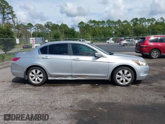 2008 Honda Accord EX z VIN JHMCP26798C076303, wystawiony jako IAAI lot #43213167 z przebiegiem 187 070 mil mil oraz . Historia ofert i sprzedaży dostępna na DreamBid. Obrazek 13.