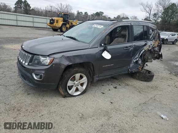 2015 Jeep Compass High Altitude with VIN 1C4NJCEA8FD305303, listed as a Copart auction lot 42140715 with 146,718 mi miles and Salvage title. Bid and sale history available at DreamBid. Image 1.