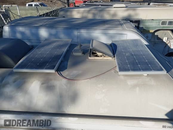 2002 Ford Econoline Cargo z VIN 1FDSE34L72HB41096, wystawiony jako IAAI lot #37394945 z przebiegiem 241 707 mil mil oraz . Historia ofert i sprzedaży dostępna na DreamBid. Obrazek 12.