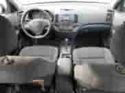 2012 Hyundai Elantra GLS z VIN KMHDB8AE0CU139736, wystawiony jako Copart lot #85680605 z przebiegiem 107 940 mil mil oraz Szkoda całkowita • Salvage title. Historia ofert i sprzedaży dostępna na DreamBid. Obrazek 8.