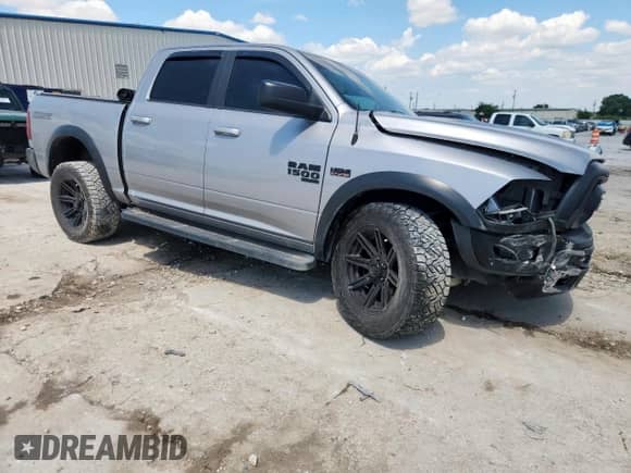 2019 Ram 1500 Lone Star z VIN 1C6RR6LT9KS697740, wystawiony jako Copart lot #64123985 z przebiegiem 60 289 mil mil oraz Czysty tytuł • Clean title. Historia ofert i sprzedaży dostępna na DreamBid. Obrazek 4.