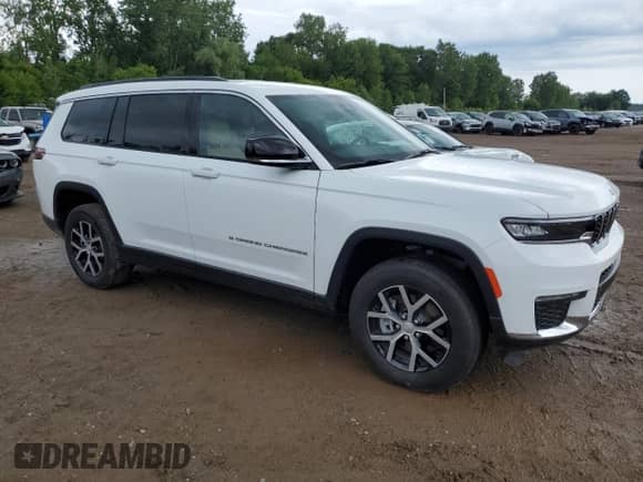 2025 Jeep Grand Cherokee Limited with VIN 1C4RJKBG2S8660393, listed as a Copart auction lot 61583005 with 6,450 mi miles and Salvage title. Bid and sale history available at DreamBid. Image 4.