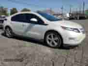 2011 Chevrolet Volt z VIN 1G1RD6E4XBU100458, wystawiony jako Copart lot #67720485 z przebiegiem 107 775 mil mil oraz Szkoda całkowita • Salvage title. Historia ofert i sprzedaży dostępna na DreamBid. Obrazek 4.