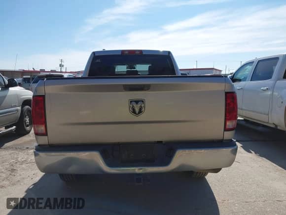 2013 Ram 1500 Tradesman z VIN 1C6RR6FP8DS581320, wystawiony jako IAAI lot #41386510 z przebiegiem 141 632 mil mil oraz . Historia ofert i sprzedaży dostępna na DreamBid. Obrazek 15.