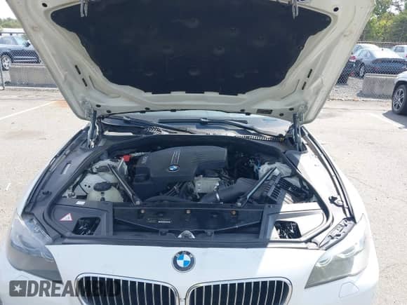 2012 BMW 5 Series 528i xDrive с VIN WBAXH5C57CDW02349, выставлен на аукционе IAAI как лот 43292404 с пробегом 140 243 миль миль и . История ставок и продаж доступна на DreamBid. Изображение 10.