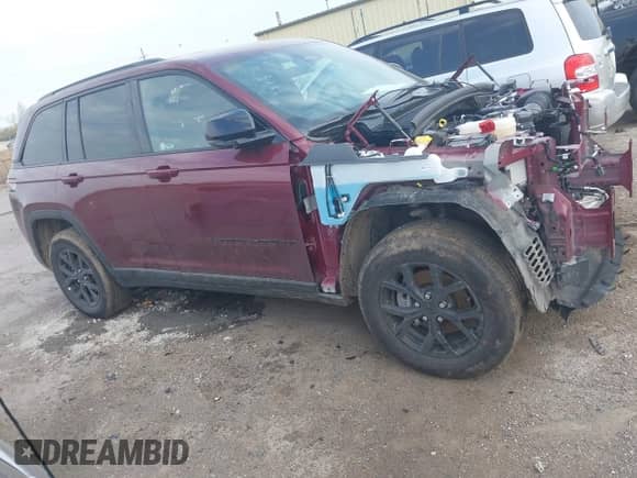 2025 Jeep Grand Cherokee Altitude z VIN 1C4RJHAG5S8657198, wystawiony jako IAAI lot #42146067 z przebiegiem 5 186 mil mil oraz . Historia ofert i sprzedaży dostępna na DreamBid. Obrazek 13.