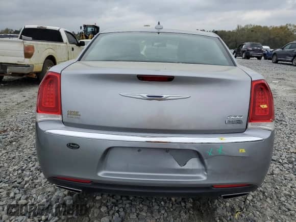 2018 Chrysler 300 Limited с VIN 2C3CCAEG7JH194155, выставлен на аукционе Copart как лот 46932554 с пробегом 48 504 миль миль и Списание • Salvage title. История ставок и продаж доступна на DreamBid. Изображение 6.