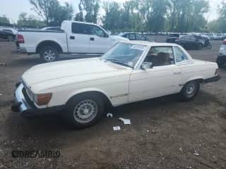 1984 Mercedes-Benz 380 SL z VIN WDBBA45A3EA001870, wystawiony jako Copart lot #66349055 z przebiegiem 177 617 mil mil oraz Czysty tytuł • Clean title. Historia ofert i sprzedaży dostępna na DreamBid. Obrazek 1.