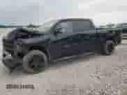 2022 Ram 1500 Big Horn z VIN 1C6SRFMT5NN162617, wystawiony jako Copart lot #58926075 z przebiegiem 60 916 mil mil oraz Szkoda całkowita • Salvage title. Historia ofert i sprzedaży dostępna na DreamBid. Obrazek 1.