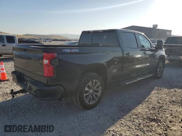 2020 Chevrolet Silverado 1500 RST z VIN 1GCUYEED8LZ248516, wystawiony jako Copart lot #61511345 z przebiegiem 117 792 mil mil oraz Szkoda całkowita • Salvage title. Historia ofert i sprzedaży dostępna na DreamBid. Obrazek 3.