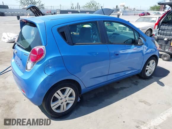 2015 Chevrolet Spark LT z VIN KL8CD6S97FC719956, wystawiony jako IAAI lot #42869388 z przebiegiem 72 112 mil mil oraz . Historia ofert i sprzedaży dostępna na DreamBid. Obrazek 4.