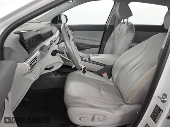 2019 Hyundai NEXO Limited с VIN KM8J84A6XKU001364, выставлен на аукционе Copart как лот 71293165 с пробегом 44 652 миль миль и Чистый • Clean title. История ставок и продаж доступна на DreamBid. Изображение 7.