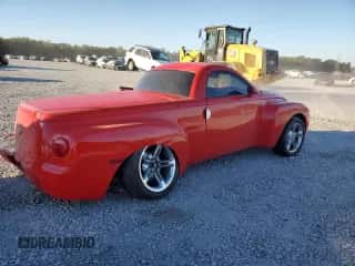 2005 Chevrolet SSR LS z VIN 1GCES14H45B117663, wystawiony jako Copart lot #76374364 z przebiegiem 132 538 mil mil oraz Szkoda całkowita • Salvage title. Historia ofert i sprzedaży dostępna na DreamBid. Obrazek 3.