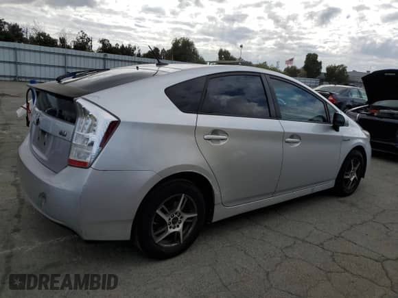 2010 Toyota Prius II с VIN JTDKN3DU1A0042249, выставлен на аукционе Copart как лот 82336455 с пробегом 327 481 миль миль и Списание • Salvage title. История ставок и продаж доступна на DreamBid. Изображение 3.