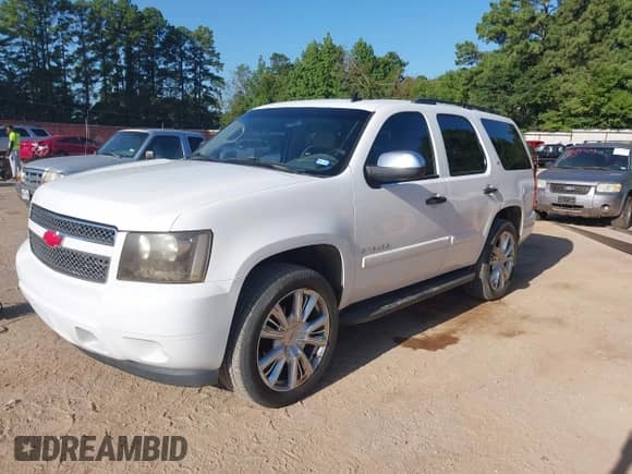 2008 Chevrolet Tahoe 1LT z VIN 1GNFC13088R259448, wystawiony jako IAAI lot #42867510 z przebiegiem 196 456 mil mil oraz . Historia ofert i sprzedaży dostępna na DreamBid. Obrazek 2.