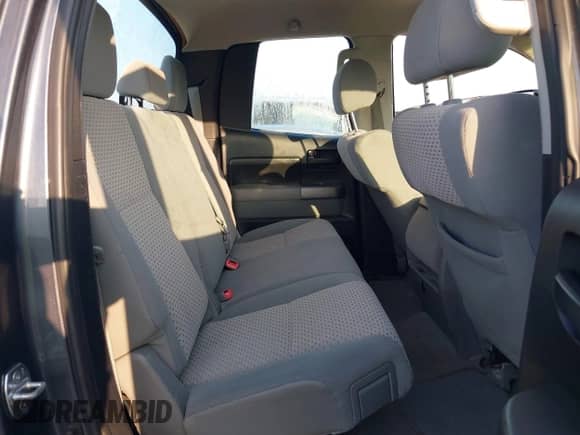 2010 Toyota Tundra z VIN 5TFRM5F14AX011634, wystawiony jako IAAI lot #43549744 z przebiegiem 213 171 mil mil oraz . Historia ofert i sprzedaży dostępna na DreamBid. Obrazek 8.