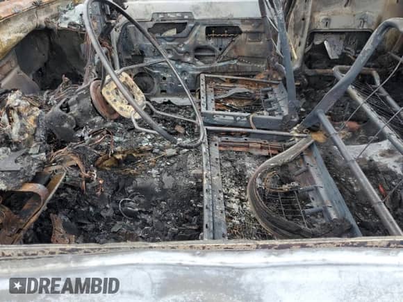 2000 Chevrolet Silverado 2500 с VIN 1GCGK29J0YF509546, выставлен на аукционе Copart как лот 72070175 с пробегом Не указан миль и Списание • Salvage title. История ставок и продаж доступна на DreamBid. Изображение 7.