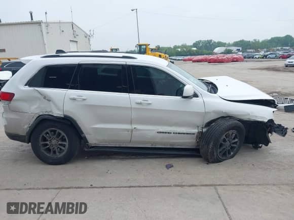 2020 Jeep Grand Cherokee Altitude z VIN 1C4RJFAG7LC421641, wystawiony jako IAAI lot #42369723 z przebiegiem 52 231 mil mil oraz . Historia ofert i sprzedaży dostępna na DreamBid. Obrazek 13.