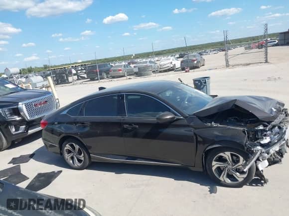 2018 Honda Accord EX z VIN 1HGCV1F42JA102900, wystawiony jako IAAI lot #43106925 z przebiegiem 76 821 mil mil oraz . Historia ofert i sprzedaży dostępna na DreamBid. Obrazek 14.