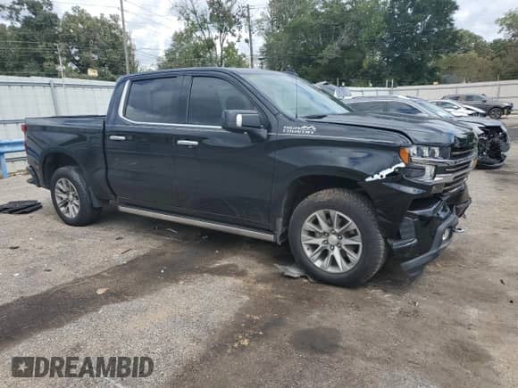 2022 Chevrolet Silverado 1500 High Country with VIN 3GCUYHEDXNG136093, listed as a Copart auction lot 71680514 with 47,598 mi miles and Clean title. Bid and sale history available at DreamBid. Image 4.