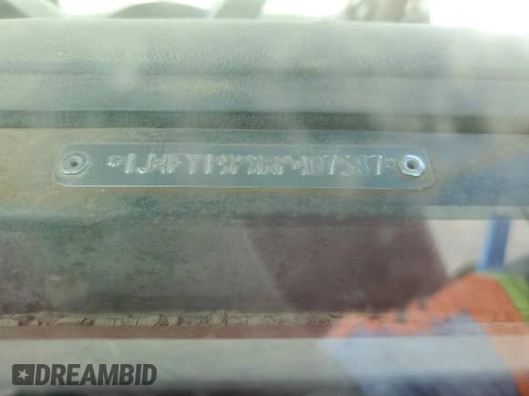 1994 Jeep Wrangler S с VIN 1J4FY19PXRP407587, выставлен на аукционе Copart как лот 80202775 с пробегом 145 825 миль миль и Чистый • Clean title. История ставок и продаж доступна на DreamBid. Изображение 12.