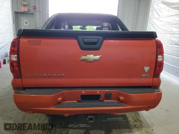 2009 Chevrolet Avalanche LTZ z VIN 3GNFK32039G223748, wystawiony jako Copart lot #56968635 z przebiegiem Nie podano mil oraz Szkoda całkowita • Salvage title. Historia ofert i sprzedaży dostępna na DreamBid. Obrazek 6.