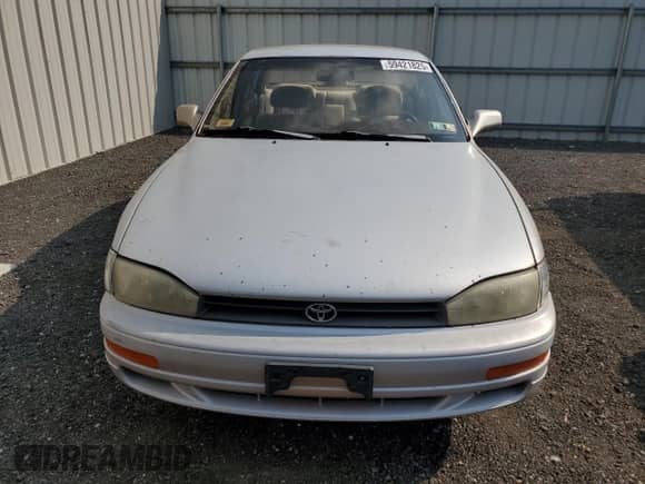 1994 Toyota Camry с VIN 41TSK12E6RU41676, выставлен на аукционе Copart как лот 59421825 с пробегом 106 264 миль миль и На запчасти • Non repairable. История ставок и продаж доступна на DreamBid. Изображение 5.