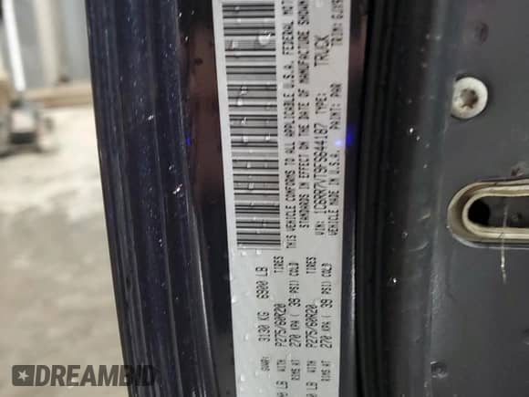 2015 Ram 1500 Laramie z VIN 1C6RR7VT9FS644187, wystawiony jako Copart lot #82641014 z przebiegiem Nie podano mil oraz Nie do naprawy • Non repairable. Historia ofert i sprzedaży dostępna na DreamBid. Obrazek 12.