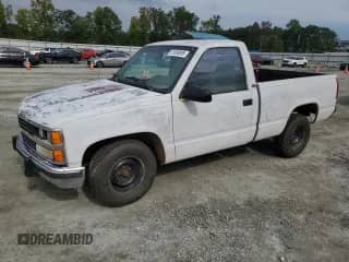 1988 Chevrolet Silverado 1500 with VIN 1GCDC14K2JZ290622, listed as a Copart auction lot 81080895 with 204,466 mi miles and Salvage title. Bid and sale history available at DreamBid. Image 1.