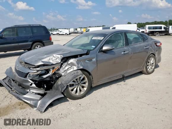 2016 Kia Optima EX z VIN 5XXGU4L33GG018209, wystawiony jako Copart lot #81085165 z przebiegiem 58 887 mil mil oraz Szkoda całkowita • Salvage title. Historia ofert i sprzedaży dostępna na DreamBid. Obrazek 1.